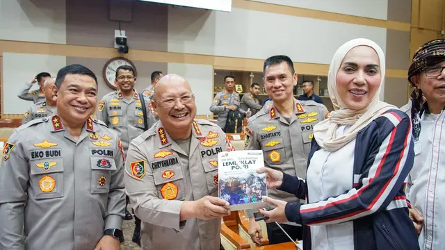 Kepala Lembaga Pendidikan dan Pelatihan (Kalemdiklat) Polri, Komjen Pol. Prof Chryshnanda Dwilaksana menghadiri Rapat Dengar Pendapat (RDP) bersama Komisi III DPR RI