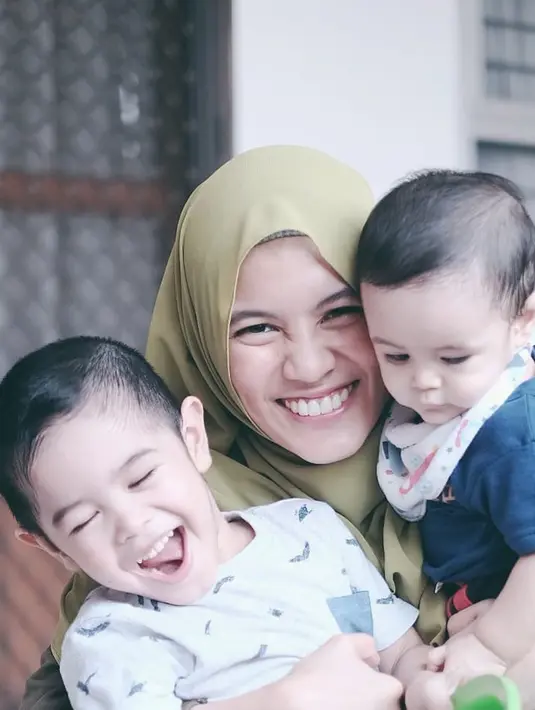 Meski demikian, Alyssa Soebandono telah menjelaskan hal-hal terkait puasa pada anaknya yang berusia 3 tahun itu. (instagram/ichasoebandono)