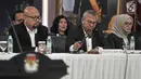 Ketua KPU RI Arief Budiman mengetuk palu saat mengesahkan pasangan Joko Widodo dan KH Ma'ruf Amin sebagai Presiden-Wakil Presiden Terpilih pada Rapat Pleno Terbuka Penetapan Presiden dan Wakil Presiden Terpilih Pemilu 2019 di Gedung KPU, Jakarta, Minggu (30/6/2019). (merdeka.com/Iqbal S Nugroho)
