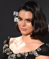 Setelah Kylie Jenner ramai dibicarakan soal kehamilannya, beberapa kabar menyusul anggota Kardashian yang lainnya. Seperti halnya Khloe Kardashian, Kourtney Kardashian dan Kendall Jenner yang ikut dikabarkan hamil. (AFP/Angela Weiss)