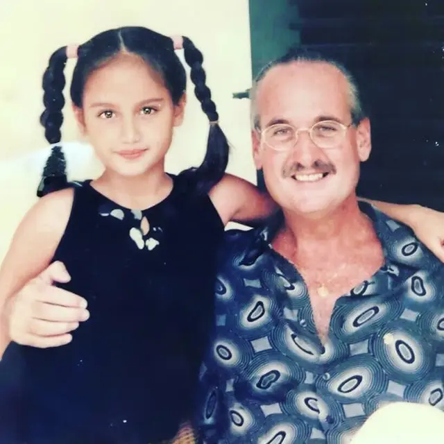 Cinta Laura di masa kecil (Instagram.com/herdianak)