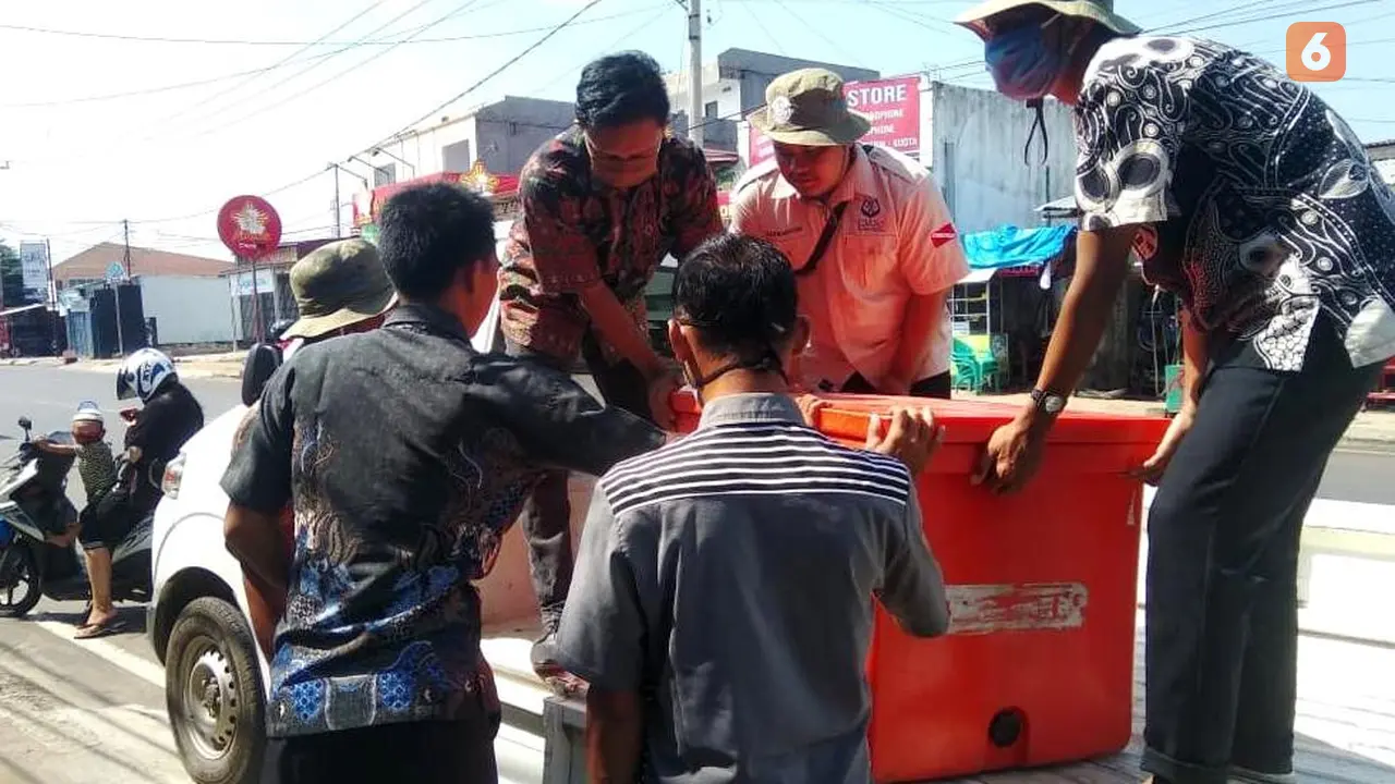 DKP Salurkan 150 KG Ikan Segar Untuk Ustadz di Kota Bengkulu