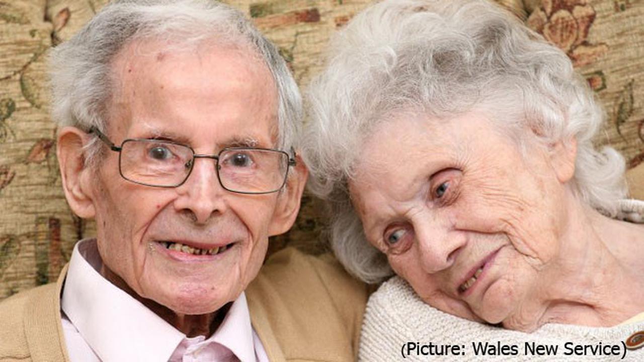 Kisah Indah Menua Bersama, Pasangan Ini Rayakan Ultah Nikah ke-80