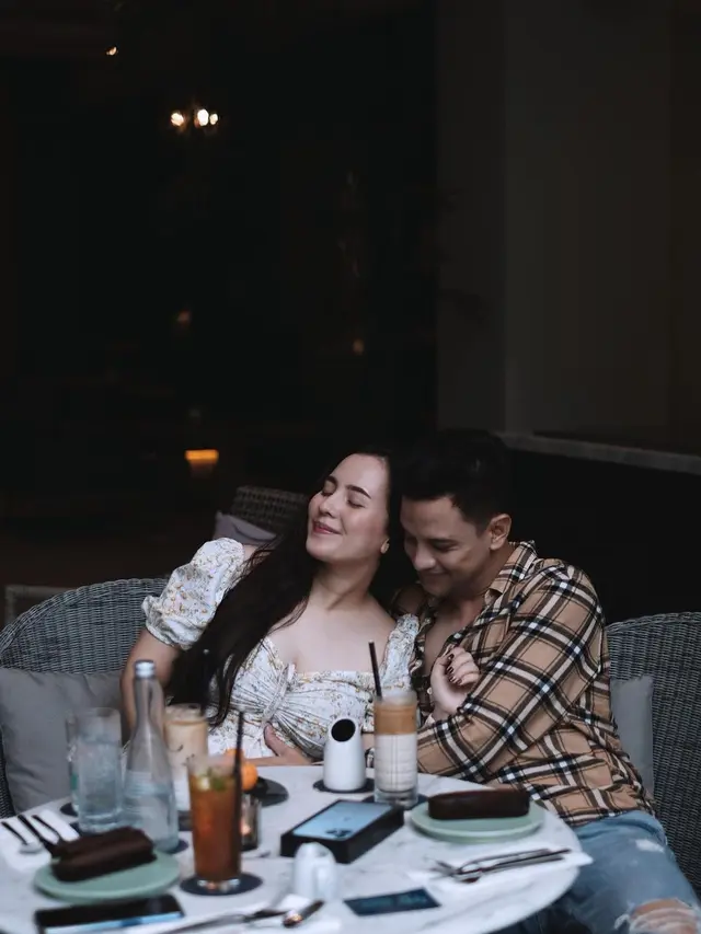 6 Potret Baby Bump Lidi Brugman Istri Lucky Perdana, Makin Menawan