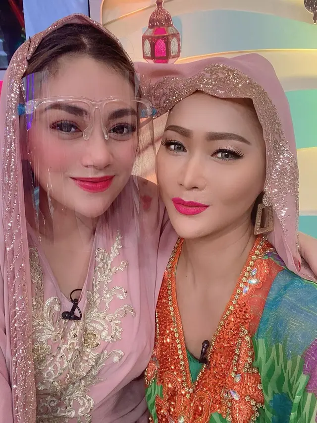 7 Potret Terbaru Celine Evangelista Dalam Busana Muslim Ini Curi Perhatian
