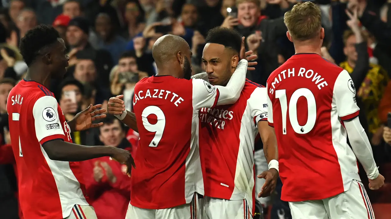 Arsenal Lumat Aston Villa
