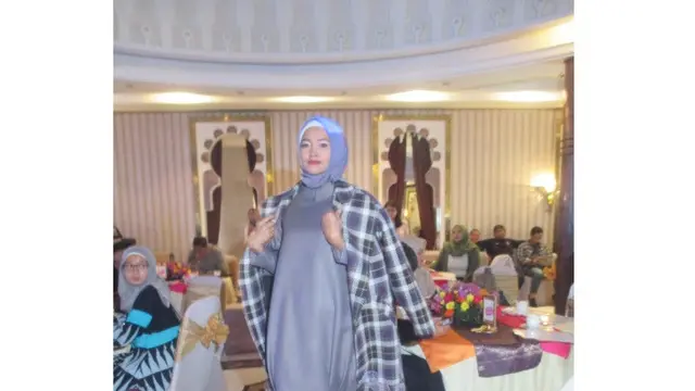 PHOTO: Intip Koleksi Busana Designer Indonesia di Dubai Modest Fashion Week 2017