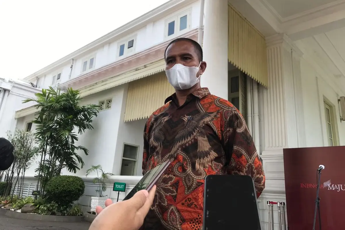 Suroto, peternak asal Blitar yang viral karena membentangkan poster saat Jokowi kunker ke Jatim