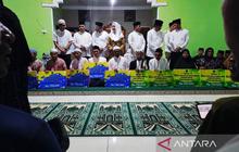 Pemkab Natuna Serahkan Bantuan Tunai untuk Guru Ngaji, Dorong Pemberantasan Buta Aksara Al Quran