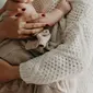 Ilustrasi ibu memeluk bayinya. (Sumber foto: Pexels.com)