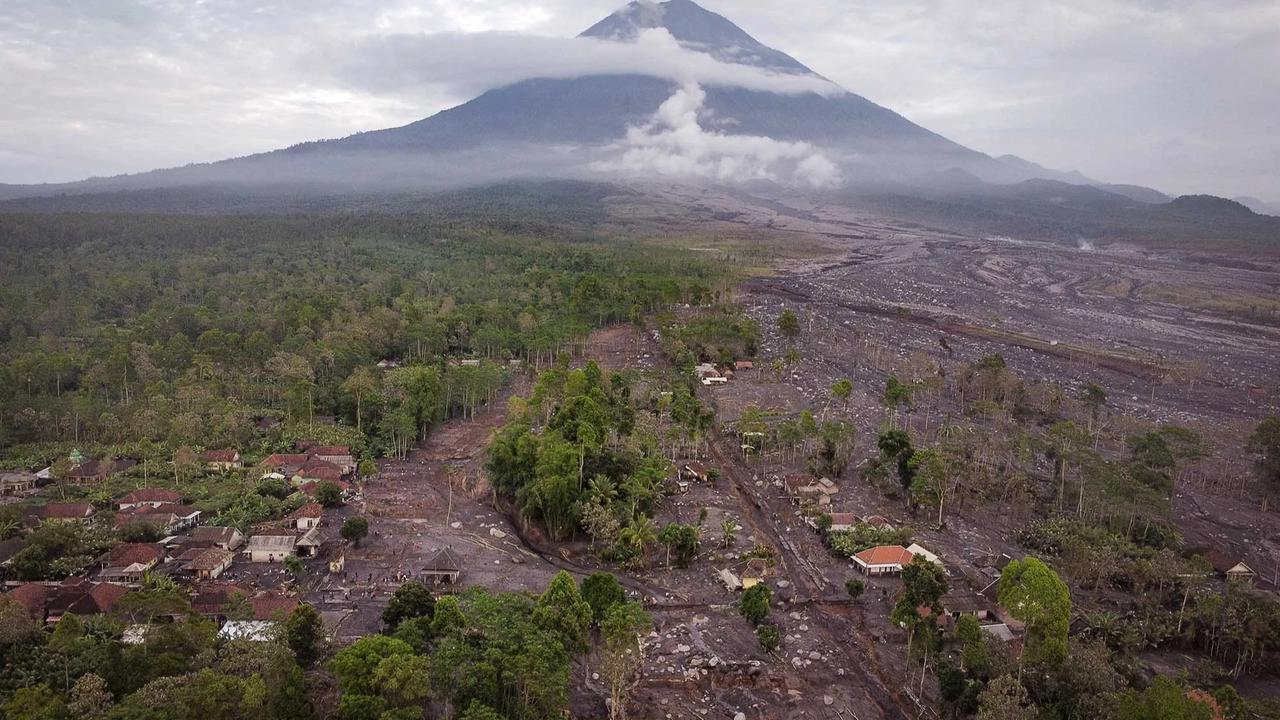 FOTO: Dampak Erupsi Semeru, Permukiman di Supiturang Lumajang Porak-Poranda
