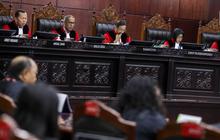 VIDEO: Firdaus Oiwobo Ditegur Disuruh Lepas Toga Hingga Salah Sebut Nama Ketua MA