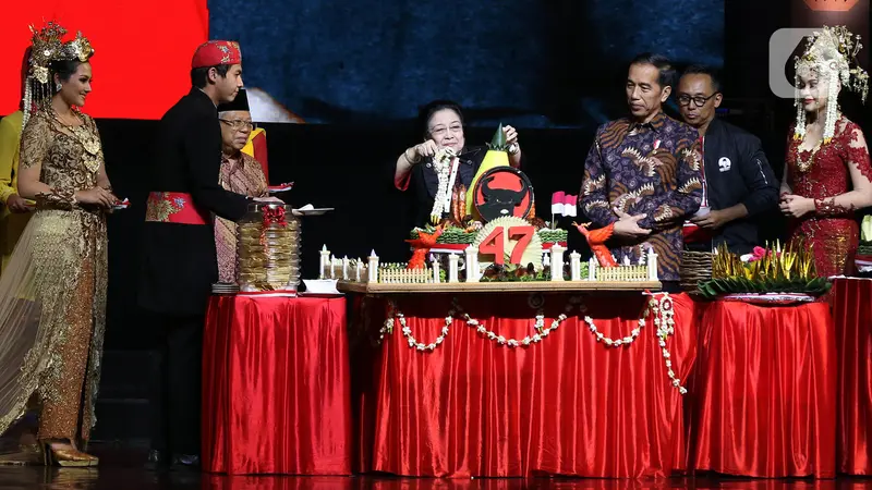 Jokowi - Ma'ruf Hadiri Pembukaan Rakernas PDIP