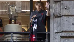 Resmi! Luka Modric Bertahan di AC Milan sampai 2027