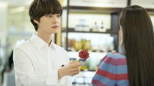 Ahn Jae Hyun dalam The Beauty Inside. (JTBC via Soompi)