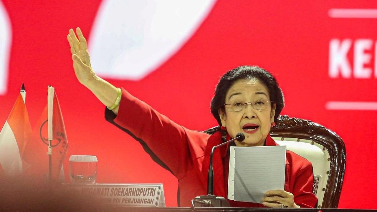 Ketua Umum PDI-P Megawati Soekarnoputri menyampaikan pidatonya dengan semangat 'berapi-api' saat penutup Rakernas V PDIP di Beach City International Stadium Ancol, Jakarta Utara,Minggu (26/5/2024). Foto: Liputan6 / Angga Yuniar