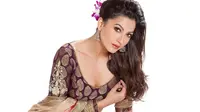 Berpakaian Terlalu Seksi, Artis Bollywood Ini Ditampar Penonton