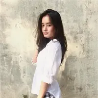 Kasus foto panas Prilly Latuconsina belum usai, kini Dinda Hauw juga mengalami nasib yang sama. (via Instagram/Dinda Hauw)