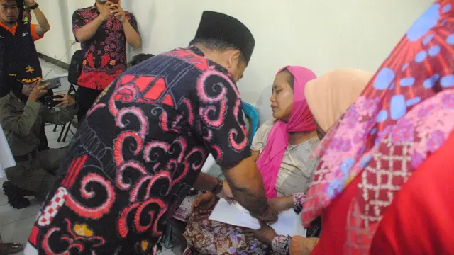 Keluarga korban meninggal dunia. (Foto: Liputan6.com/Dinkominfo Purbalingga/Muhamad Ridlo)