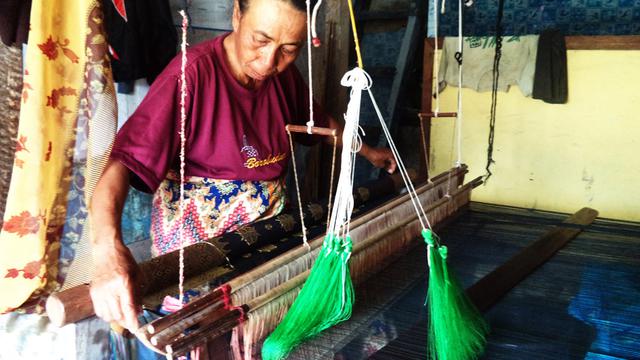 Warisan Turun Temurun Tenun Pandai Sikek Minang Regional 