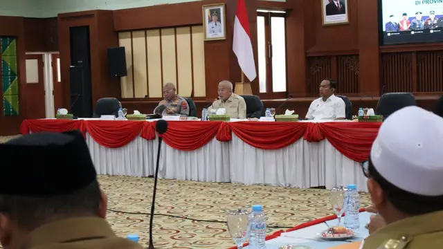Kalsel Siap Tanggap Karhutla, Gubernur Muhidin Pimpin Rapat Koordinasi Penetapan Status Siaga