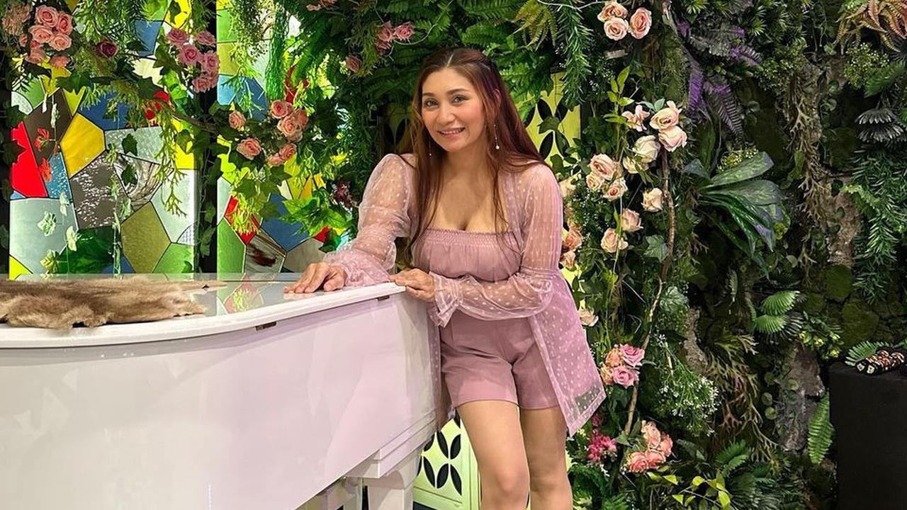 7 Tampilan Terbaru Baby Margaretha, Makin Glowing dan Awet Muda di Usia Kepala Empat