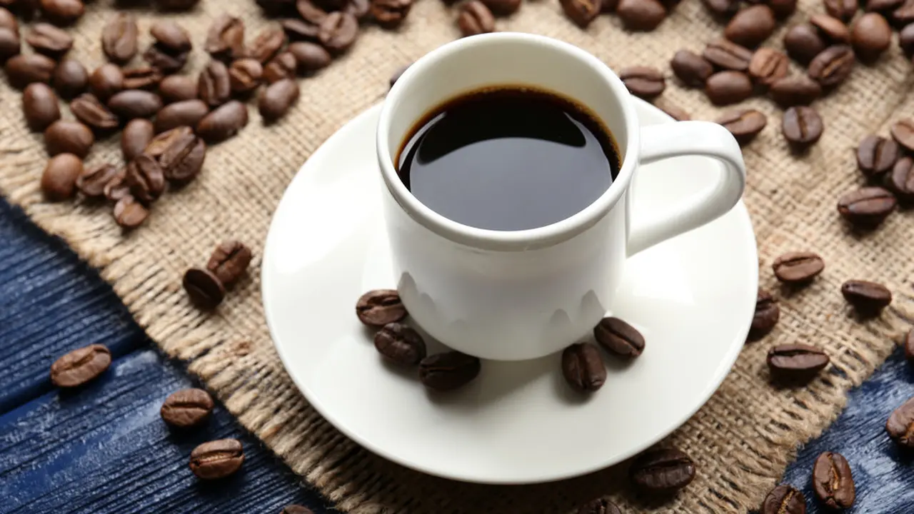 kopi hitam panas americano