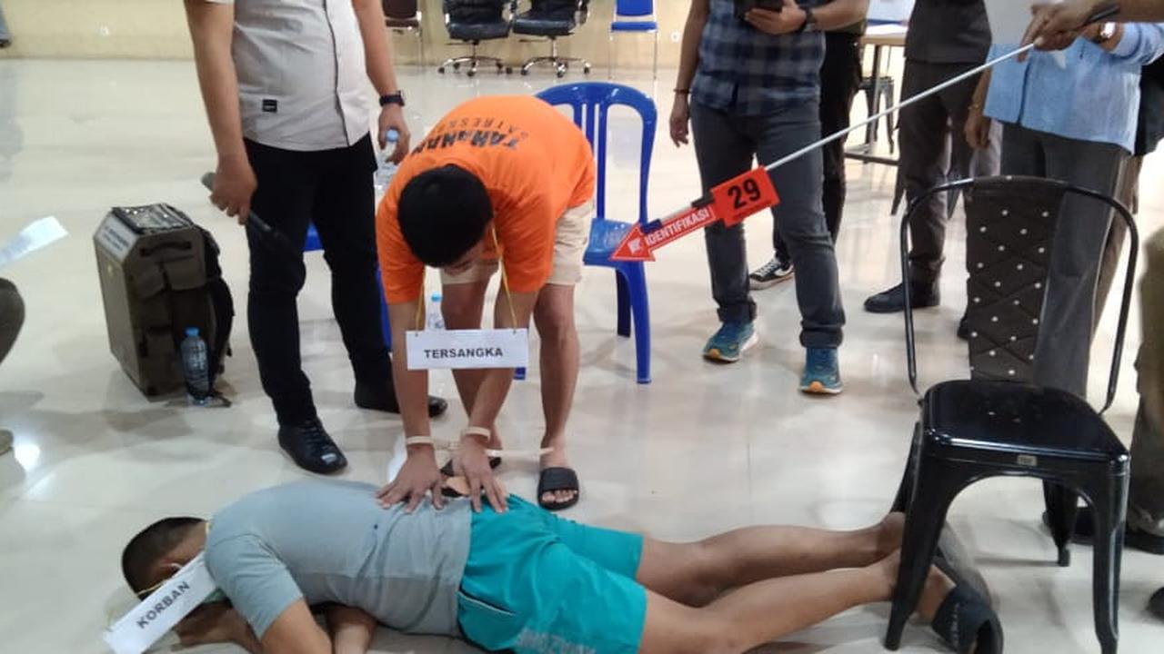 Murka Orang Tua Perempuan Hamil Tewas Ditusuk 79 Kali saat Rekonstruksi, Emosi ke Pelaku Tak Terbendung