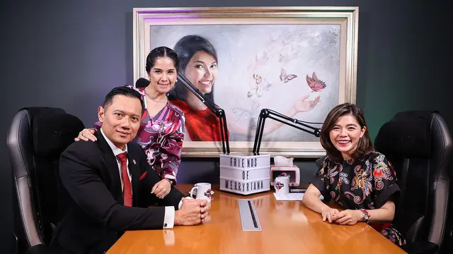 Tanpa Batik dan Kebaya, Annisa Pohan Tampil Anggun dengan Dress dan Tas Putih Rp60jutaan Temani AHY Podcast dengan Merry Riana
