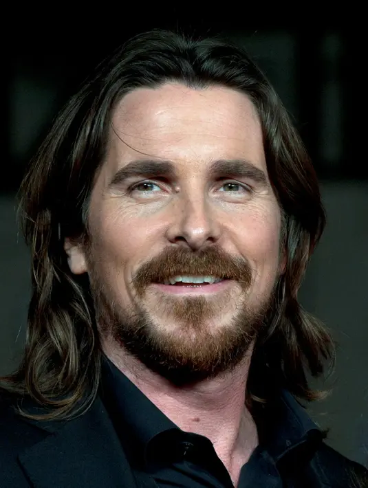 Bale kini banyak membintangi film-film besar seperti The Dark Knight Rises, Exodus: Gods and Kings, Terminator Salvation, Batman Begins dan masih banyak lagi. Begitu pula Drew yang membintangi Blended tahun lalu. (Bintang/EPA)