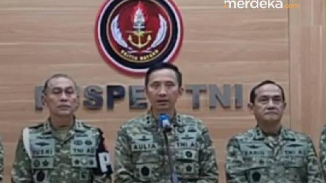 Kapuspen TNI Mayjen Aulia Dwi Nasrullah menjelaskan kelanjutan dari perintah Presiden Prabowo Subianto, untuk melakukan revitalisasi TNI. Aulia mengatakan, untuk memperkuat kehormatan dan penegakan hukum di tubuh TNI, maka harus dilakukan revitalisasi. Aulia menegaskan akan menindak tegas prajuri...