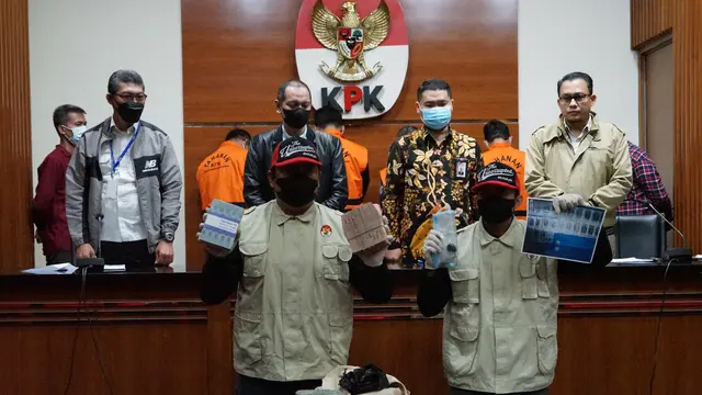 KPK menetapkan Rektor Unila Karomani dan tiga orang lainnya sebagai tersangka dugaan suap penerimaan mahasiswa baru. (Sumber Foto: KPK)