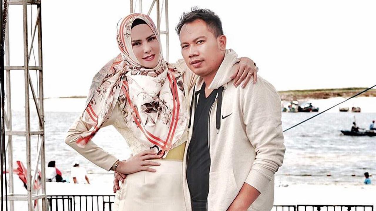 [Bintang] Angel Lelga dan Vicky Prasetyo