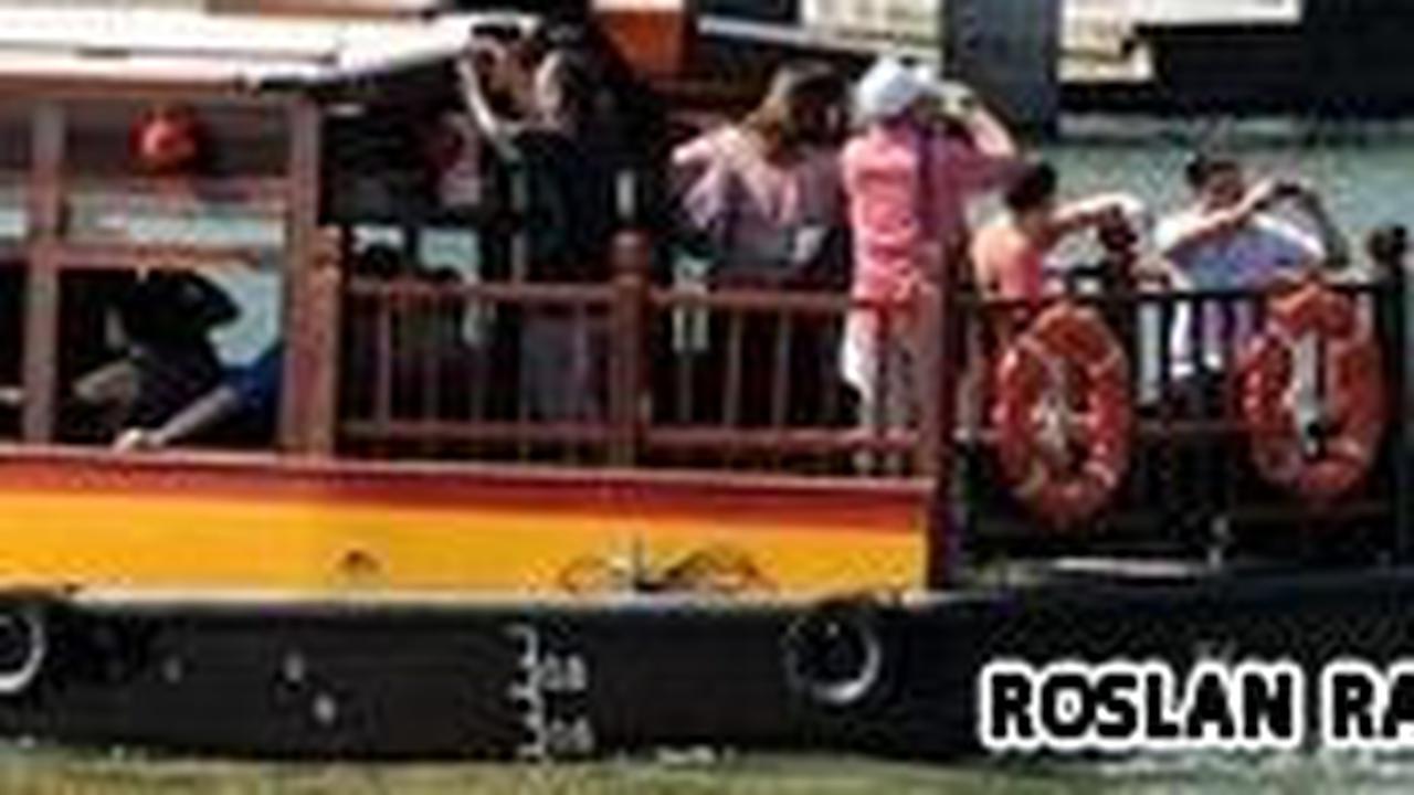 Isu warga negara Indonesia (WNI) yang berbondong-bondong pindah kewarganegaraan ke Singapura ramai diperbincangkan masyarakat.