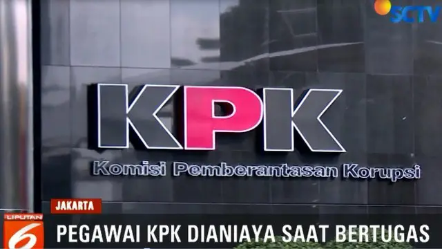 Menurut juru bicara KPK Febri Diansyah, dua pegawai yang dianiaya tersebut datang ke lokasi rapat antara Pemprov dan DPRD Papua yang tengah membahas APBD 2019.