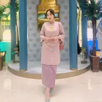 Jelang penutupan Ramadan, Hesti Purwadinata tak melewatkan agenda buka puasa bersama bareng para timnya. [@hestipurwadinata]