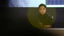 Ketua Umum PSSI, Erick Thohir memberikan keterangan pada konferensi pers Keputusan Bersama Sarasehan Sepak Bola Indonesia yang berlangsung di GBK Arena, Jakarta, Minggu (05/03/2023). (Bola.com/Bagaskara Lazuardi)