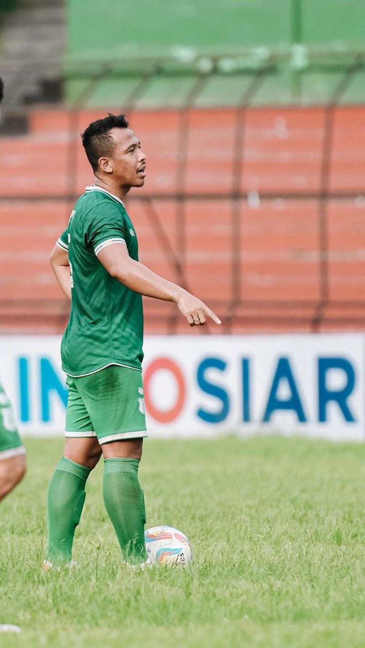 Guntur Triaji dan Munadi sebelumnya memperkuat Persikabo 1973, Hamdi Sula dari Arema FC, dan Derry Rachman dari PSS Sleman.