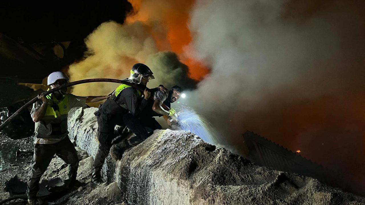 FOTO: Kebakaran Besar Usai Serangan Udara Israel, Lebanon Tuding Pelanggaran Gencatan Senjata