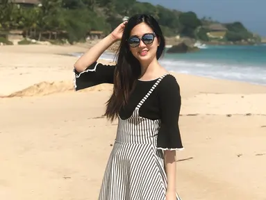 Cynthian Sunartio sudah menekuni hobi makeup sejak kecil.  Wanita asal Surabaya ini dikenalkan makeup oleh sang kakak yang juga memiliki passion di bidang beauty.  Jadi tak heran jika makeup hasil karyanya begitu bagus.(Liputan6.com/IG/@cynthiansunartio)