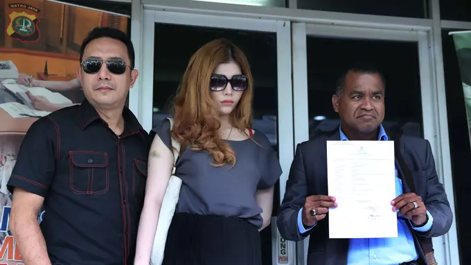 Sonny Tulung, Cindy Lazar, dan kuasa hukum