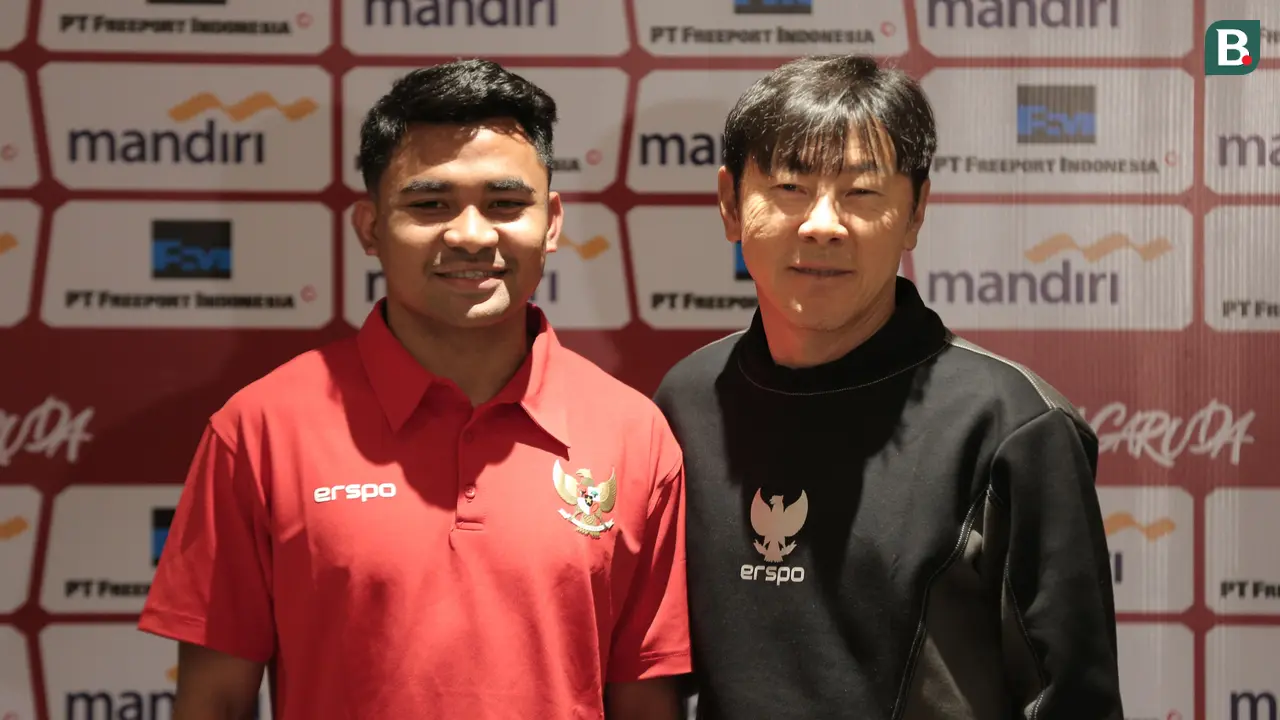Asnawi Mangkualam dan Shin Tae-yong - Timnas Indonesia