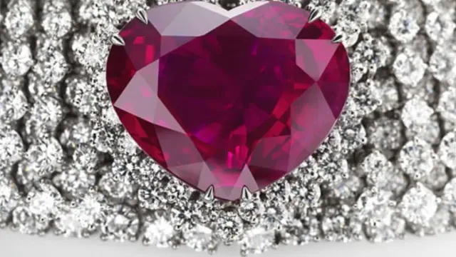 Kalung “Heart of the Kingdom” $14 juta, Setara 201 Miliar (Tangkapan layar dari website financesonline.com)