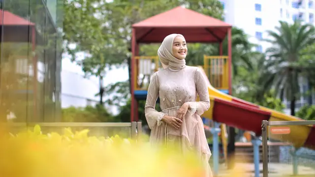 wanita february pertanyaan bahagia