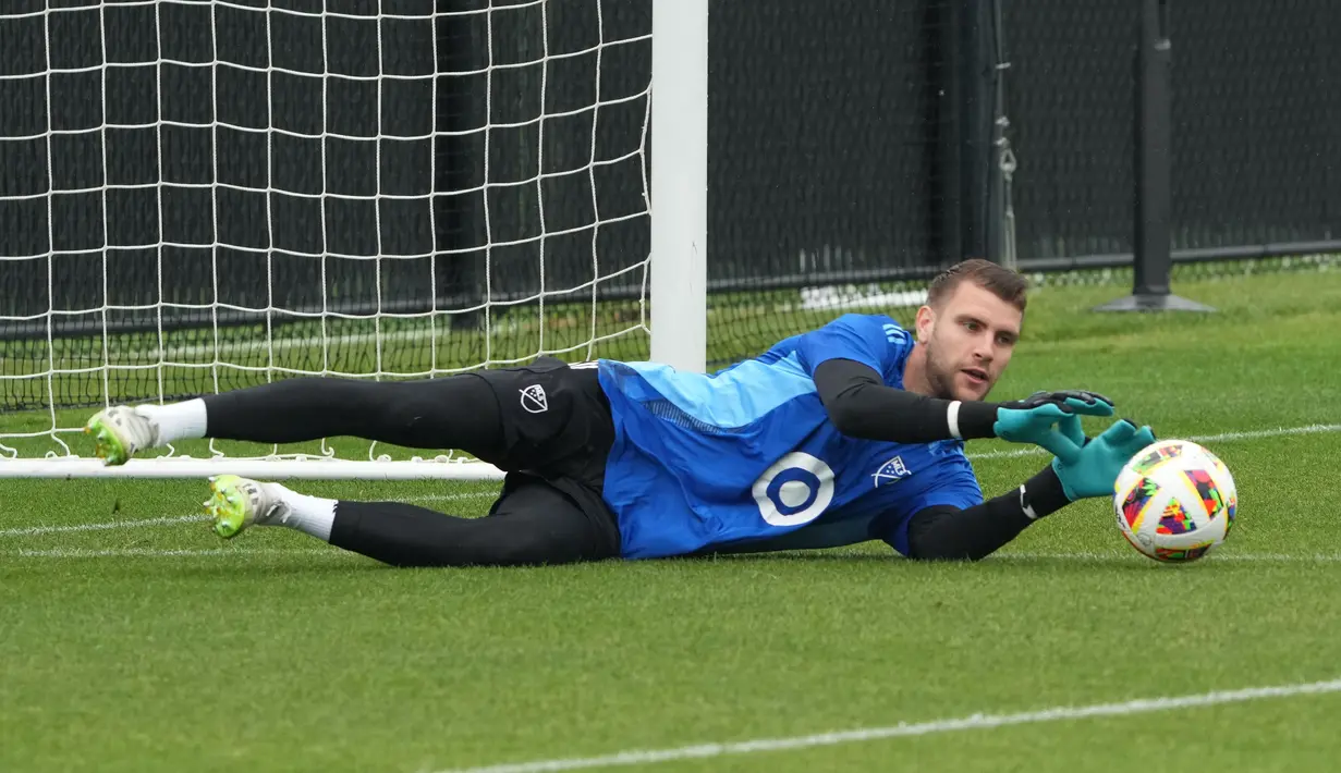 Calon kiper Timnas Indonesia, Maarten Paes terpilih untuk menjadi salah satu pemain dari MLS All-Stars. Tim tersebut rencananya akan berlaga melawan Liga MX All-Stars, alias para pemain bintang dari Meksiko. (AFP/Jason Mowry)