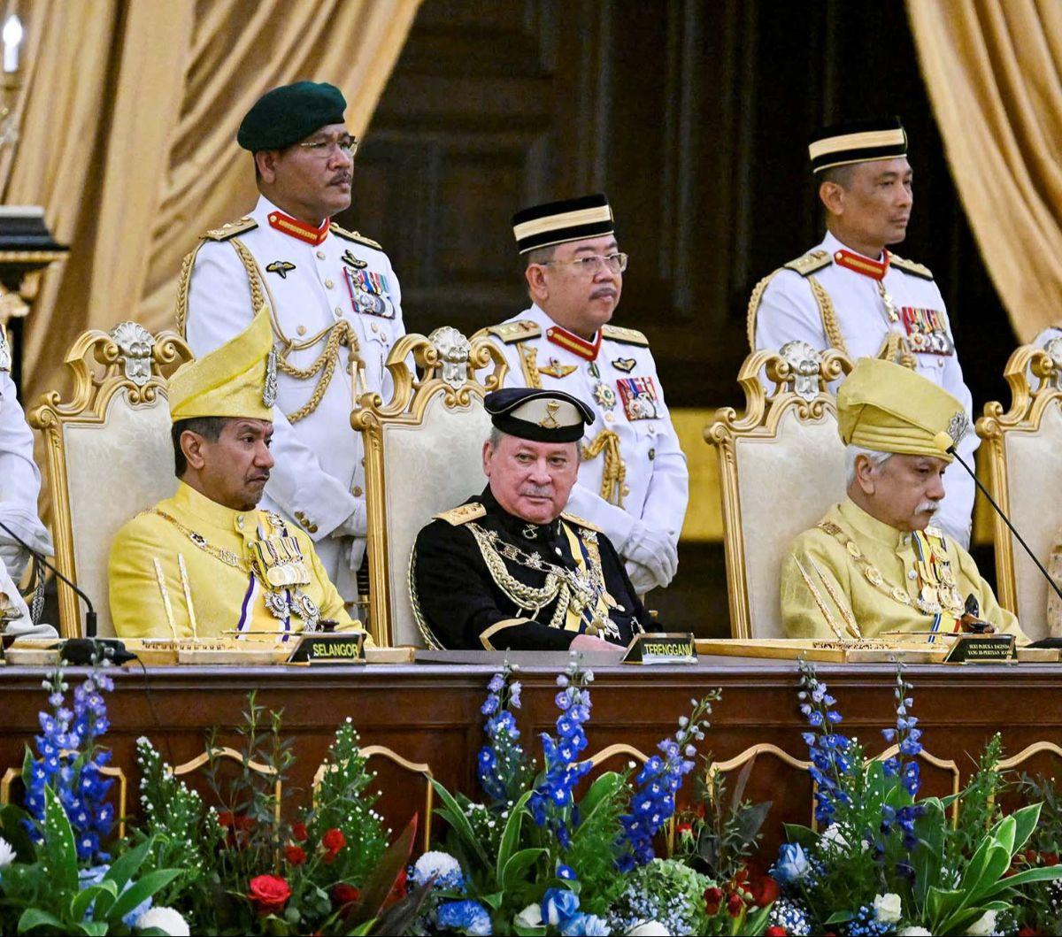 Penguasa Johor Sultan Ibrahim Iskandar resmi naik tahta menjadi raja baru Malaysia.&nbsp;Pria berusia 65 tahun dinobatkan sebagai Yang di-Pertuan Agong di National Palace, Kuala Lumpur, Malaysia, pada Rabu (31/1/2024). Foto: REUTERS/Pool&nbsp;
