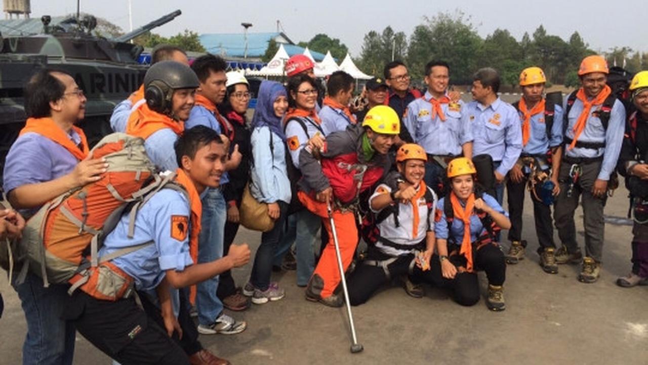 Tekad pria tuna daksa ikut Marinir taklukkan Puncak Carstensz