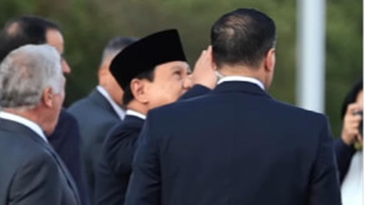 Dua Sobat Kental, Prabowo Hormat ke Pilot Jet Tempur Begini Reaksi Raja Yordania