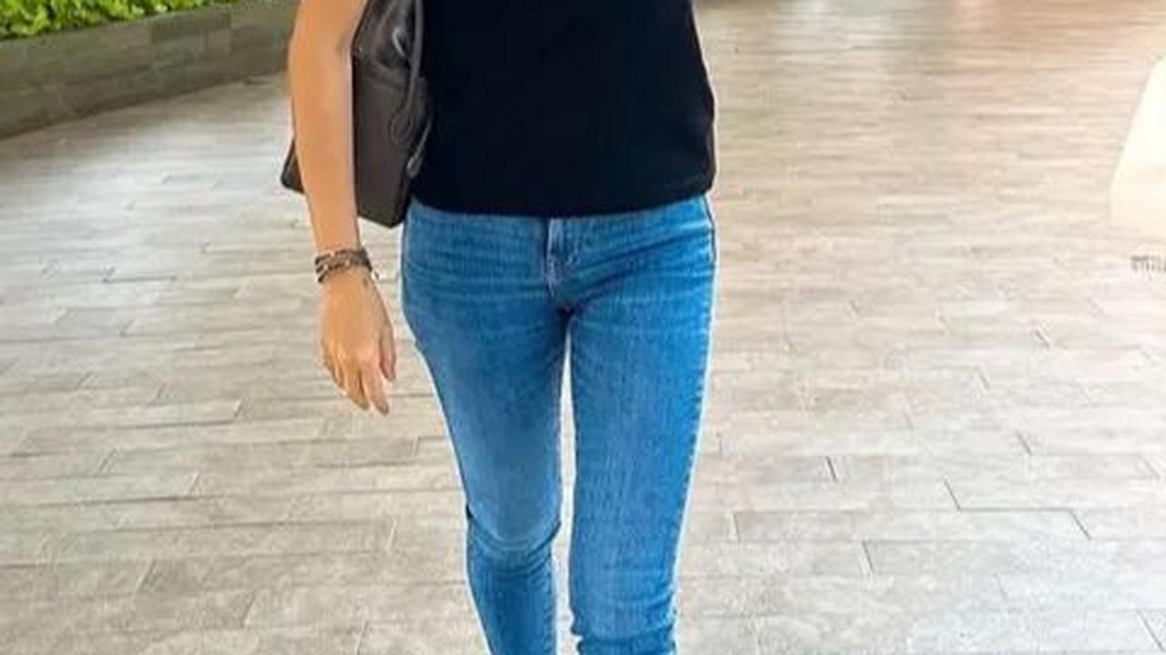 4. Ussy Sulistiawaty