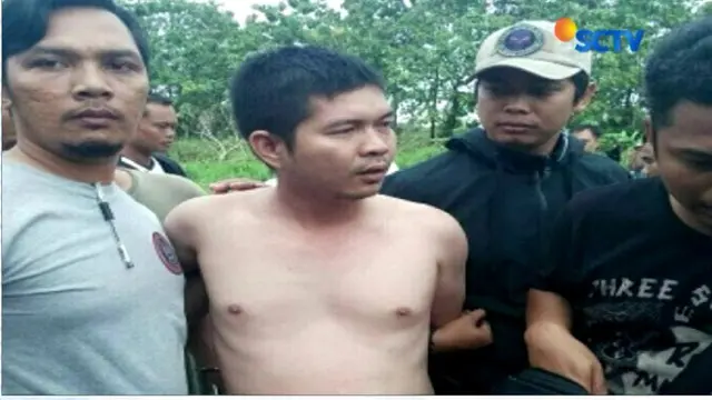 Jumadi dan seorang temannya terlibat dalam perampokan uang Rp 10 miliar milik Bank Mandiri yang terjadi di Desa Malintang, Kabupaten Banjar.